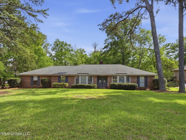 12 Village Drive, Madison, MS 39110