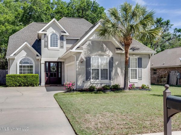 10544 Roundhill Drive, Gulfport, MS 39503