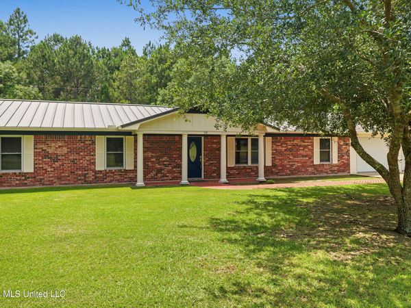114 Campion Drive, Waveland, MS 39576