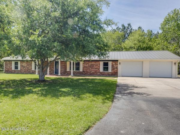 114 Campion Drive, Waveland, MS 39576