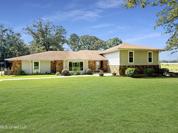 587 Shivers Road, New Hebron, MS 39140