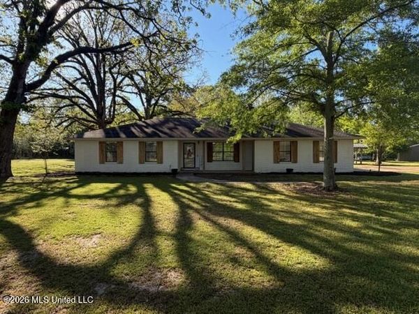 109 Highway 541 , Mendenhall, MS 39114