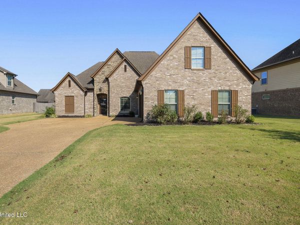 1098 S Broadwing Circle, Olive Branch, MS 38654