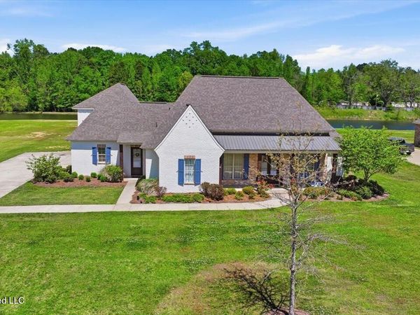 180 Crossview Place, Brandon, MS 39047