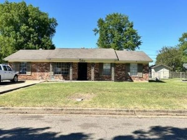 1059 Russwin Street, Clarksdale, MS 38614