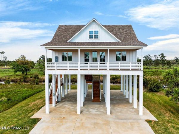 5089 Atlantis Drive, Bay Saint Louis, MS 39520