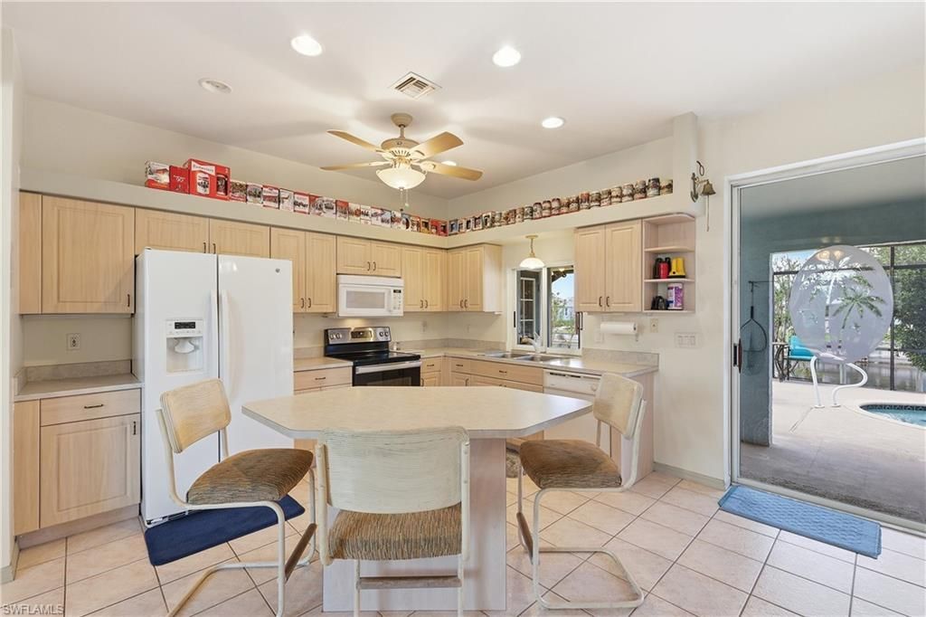 218 SE 2nd Ave, Cape Coral, FL 33990 Photo