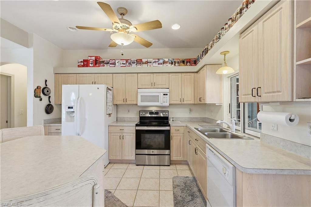 218 SE 2nd Ave, Cape Coral, FL 33990 Photo