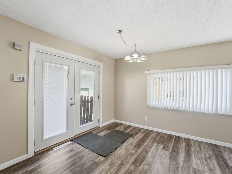 5584 Newport Court , Columbus, OH 43232 Photo 14