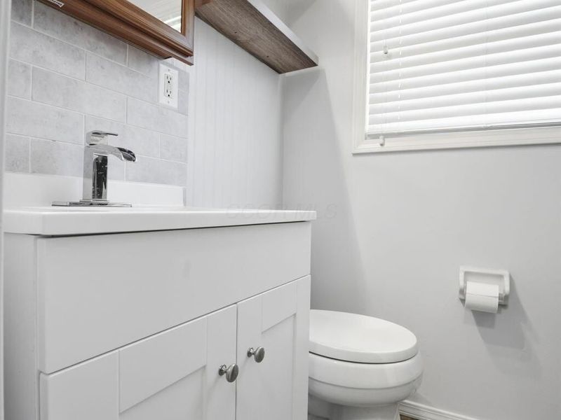 5584 Newport Court , Columbus, OH 43232 Photo 17