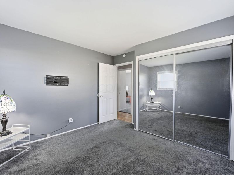 5584 Newport Court , Columbus, OH 43232 Photo 20