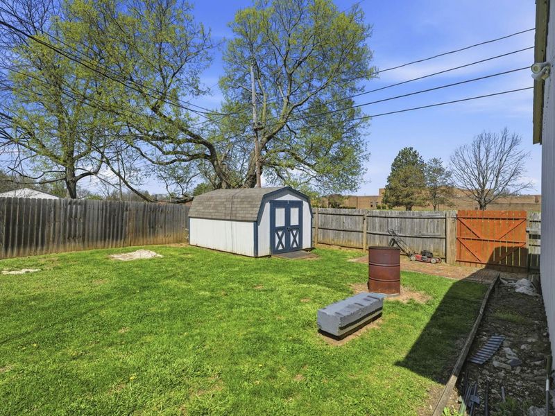 5584 Newport Court , Columbus, OH 43232 Photo 29