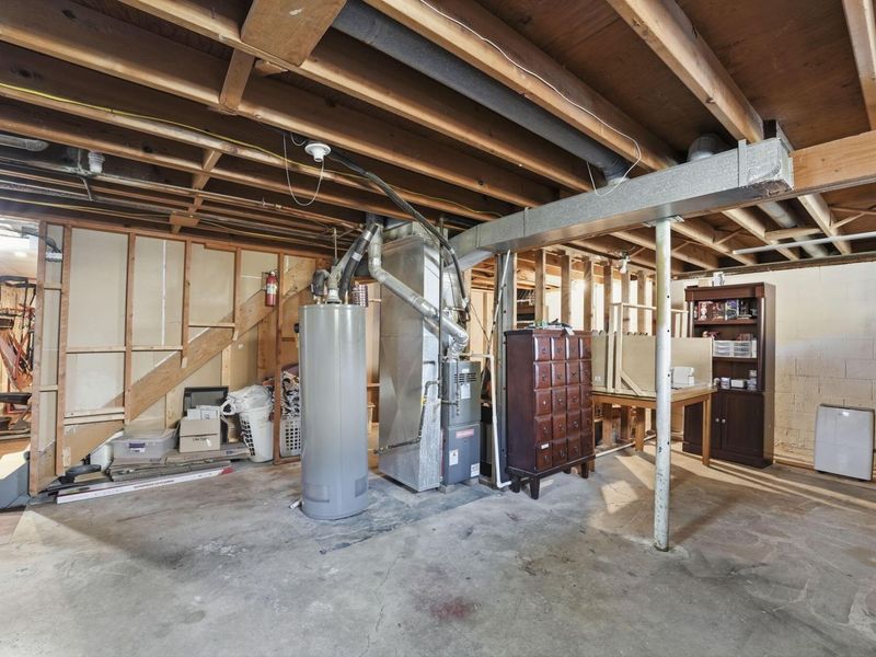 5584 Newport Court , Columbus, OH 43232 Photo 33