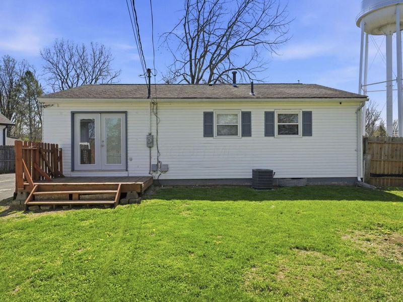 5584 Newport Court , Columbus, OH 43232 Photo 6