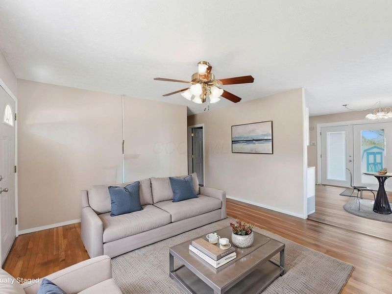 5584 Newport Court , Columbus, OH 43232 Photo 8