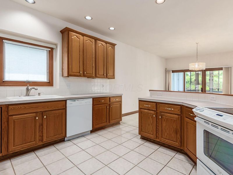 824 Katherines Ridge Lane, Columbus, OH 43235 Photo 11