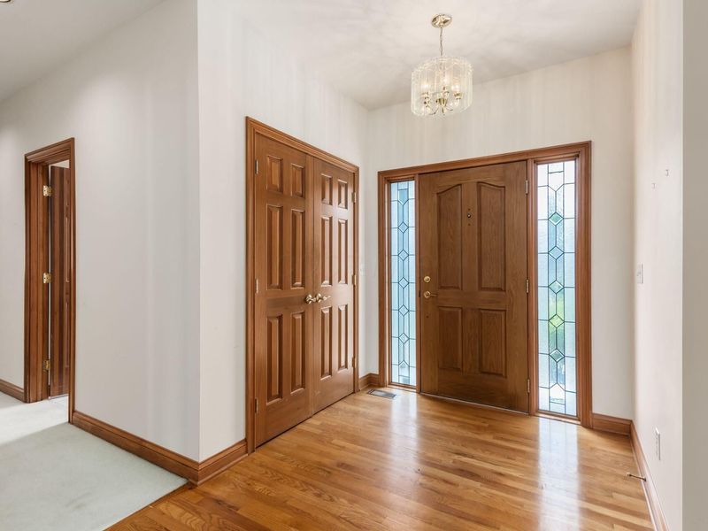 824 Katherines Ridge Lane, Columbus, OH 43235 Photo 2