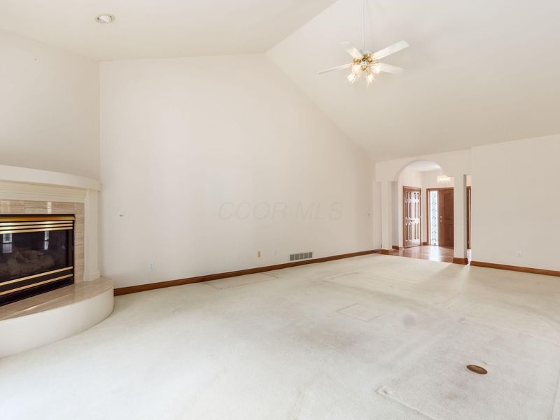 824 Katherines Ridge Lane, Columbus, OH 43235 Photo 7