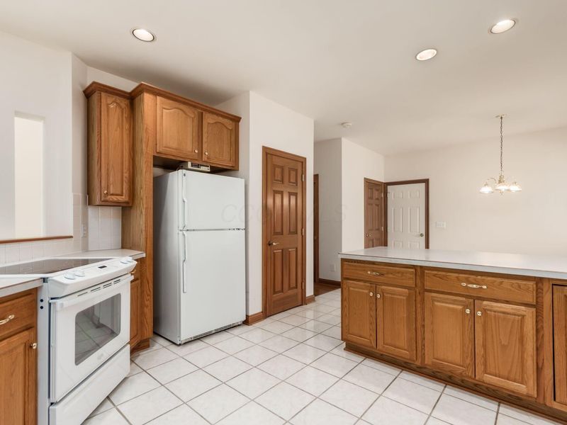 824 Katherines Ridge Lane, Columbus, OH 43235 Photo 9