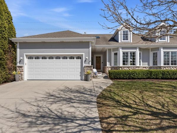1668 Iroquois AVENUE, Grafton, WI 53024