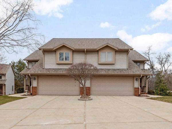 512 Frederick COURT, Oconomowoc, WI 53066