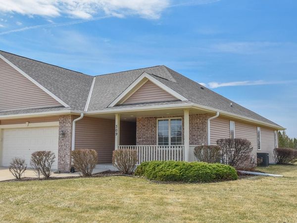 309 La Roche LANE, Belgium, WI 53004