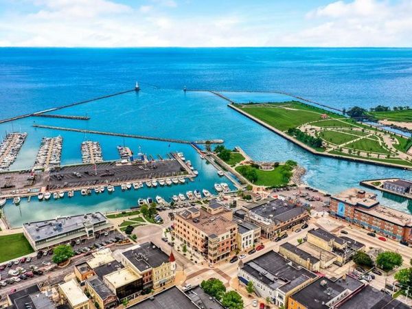 201 E Main STREET, Unit 203, Port Washington, WI 53074