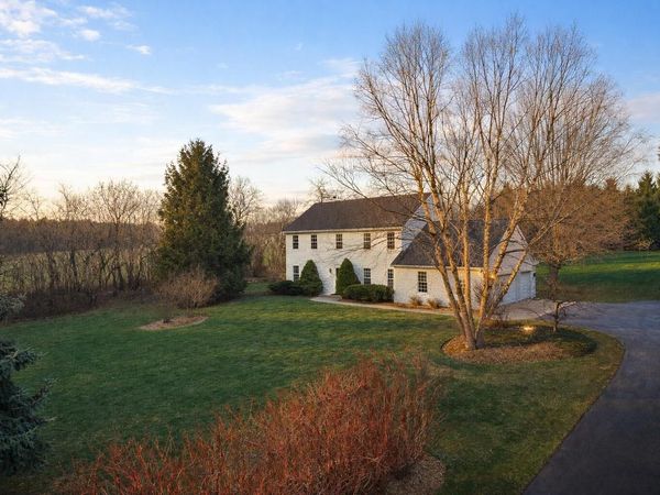 W254S7310 Glenview DRIVE, Waukesha, WI 53189