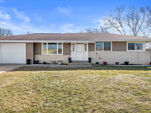 7101 W Van Norman AVENUE, Greenfield, WI 53220