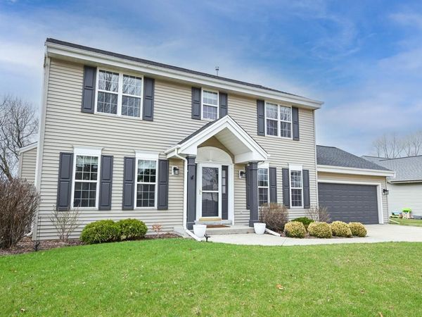 3728 Stillwater CIRCLE, Waukesha, WI 53189