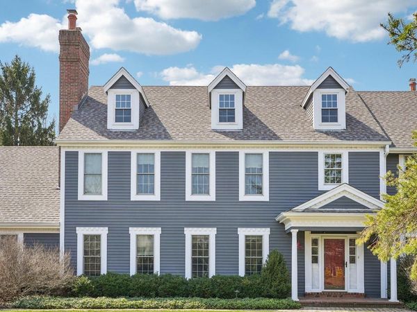 21065 Bradford LANE, Brookfield, WI 53045