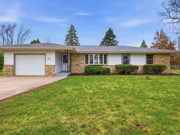 N64W15472 Sunny Dale DRIVE, Menomonee Falls, WI 53051