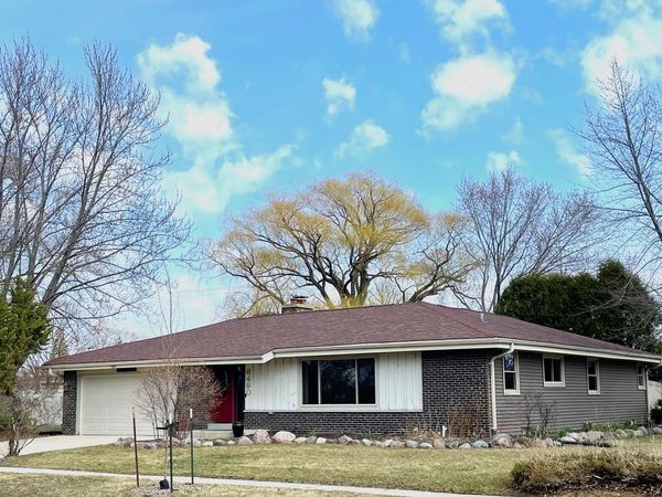 6490 S Crane DRIVE, Oak Creek, WI 53154