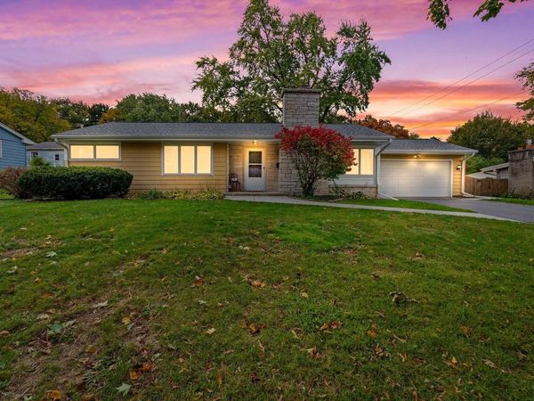 1011 E Wabash AVENUE, Waukesha, WI 53186