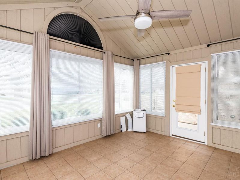 2133 Willow Run Circle, Mad River Twp, OH 45323 Photo 9