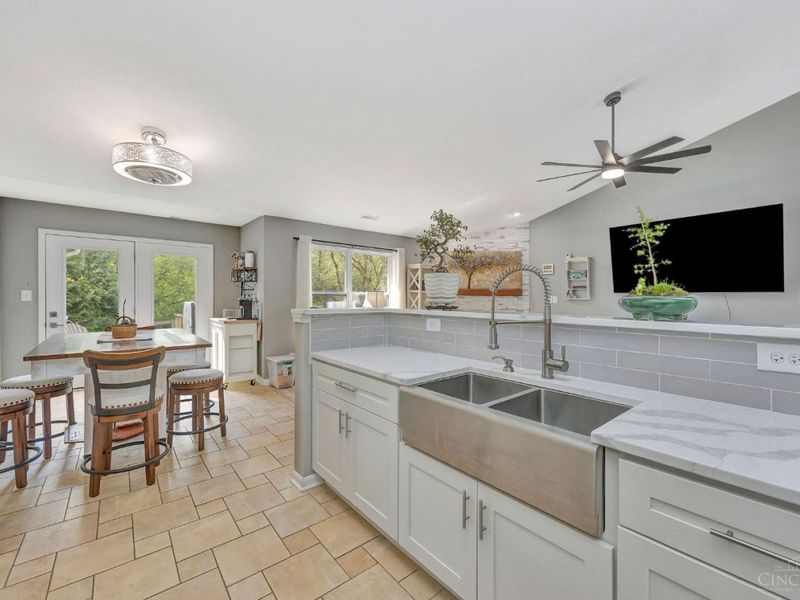 320 Wellington Court, Monroe, OH 45050 Photo 12