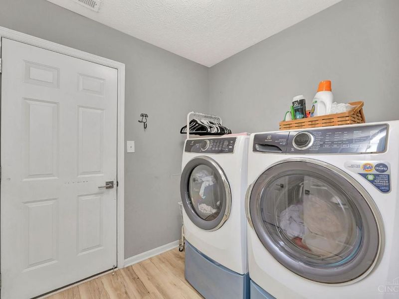 320 Wellington Court, Monroe, OH 45050 Photo 16