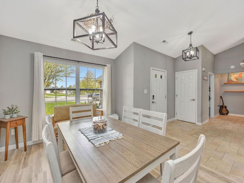 320 Wellington Court, Monroe, OH 45050 Photo 4