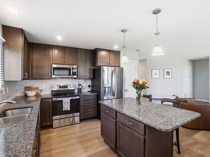 5797 Montrose Court, Hamilton Twp, OH 45152 Photo 4