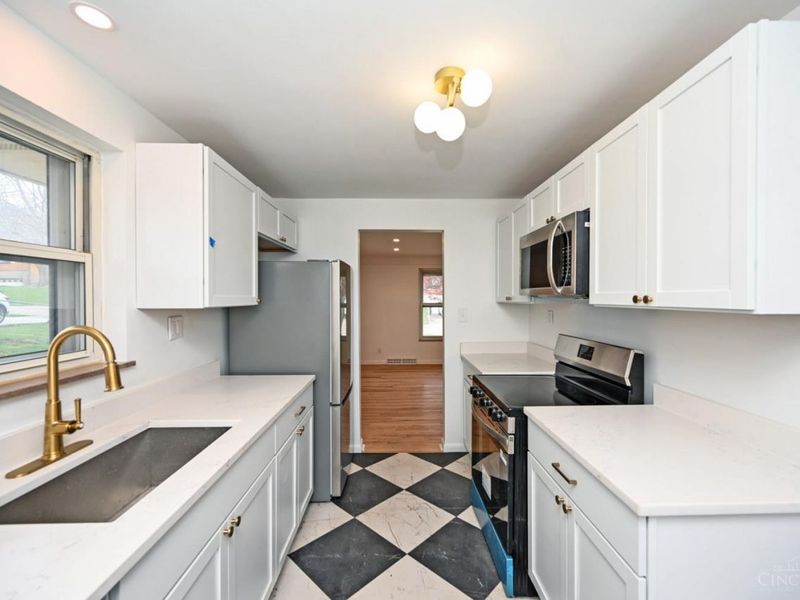 117 Waxwing Drive, Reading, OH 45215 Photo 7