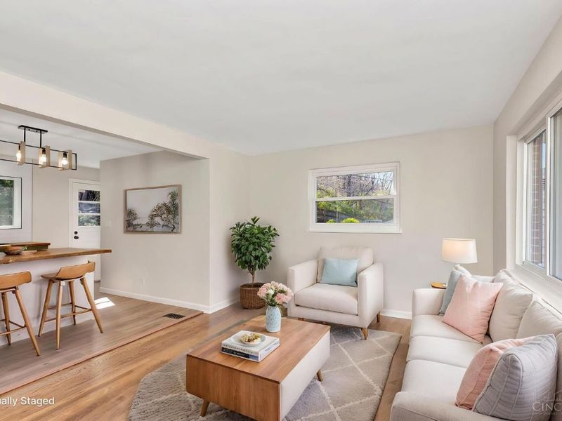 610 Fairbanks Avenue, Cincinnati, OH 45205 Photo 3