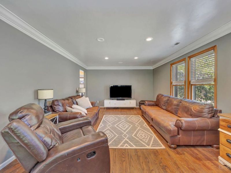 4565 Hubble Road, Green Township, OH 45247 Photo 8