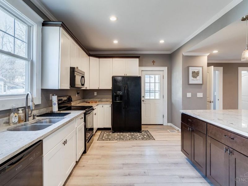 6646 Gracely Drive, Cincinnati, OH 45233 Photo 22