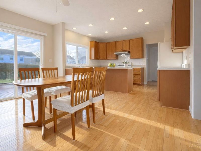 9741 Olde Georgetown Way, Centerville, OH 45458 Photo 4