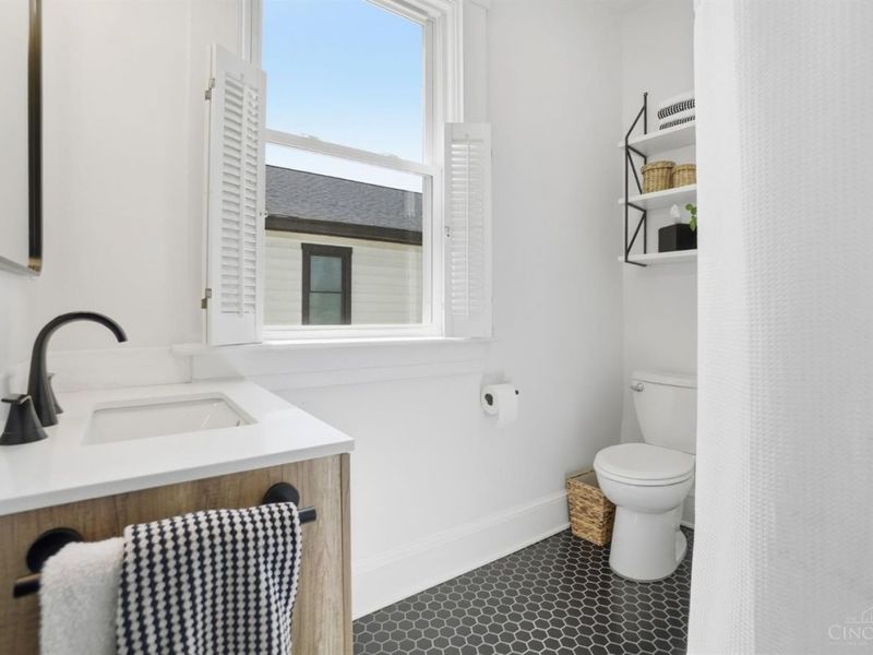 1317 Grace Avenue, Cincinnati, OH 45208 Photo 41