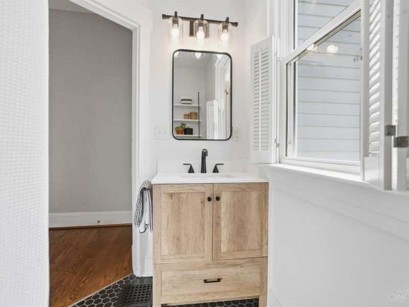 1317 Grace Avenue, Cincinnati, OH 45208 Photo 42