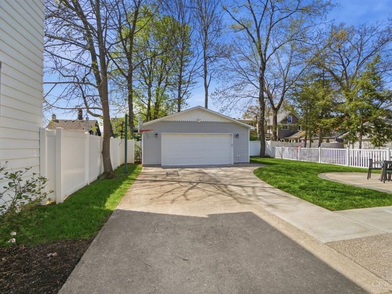 1317 Grace Avenue, Cincinnati, OH 45208 Photo 68