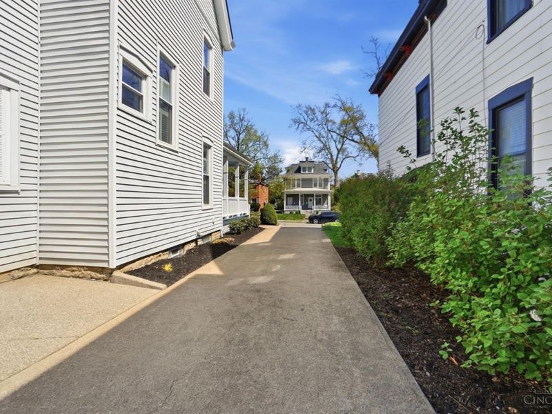 1317 Grace Avenue, Cincinnati, OH 45208 Photo 70