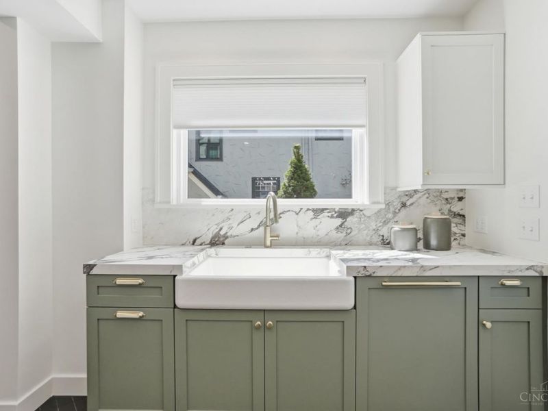 1123 Salisbury Drive, Cincinnati, OH 45226 Photo 13