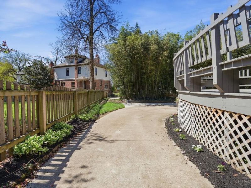 1123 Salisbury Drive, Cincinnati, OH 45226 Photo 42